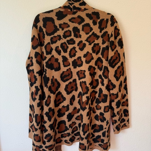 Women's Leopard Print Sweater Cardigan - Picture 6 of 7